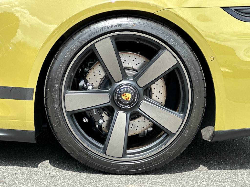 Thumbnail: 2026 Porsche 911 - 6