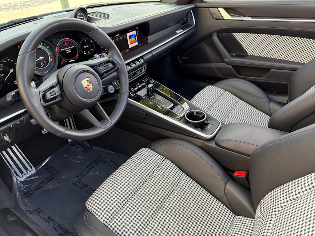 Thumbnail: 2024 Porsche 911 - 2