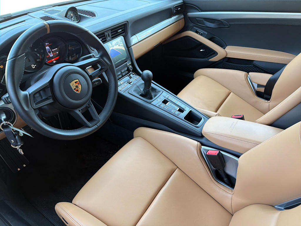 Thumbnail: 2019 Porsche 911 - 2