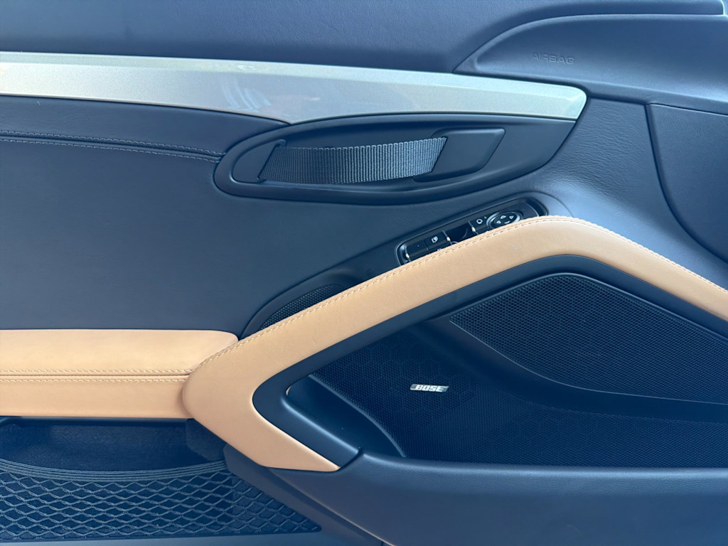 Thumbnail: 2019 Porsche 911 - 20