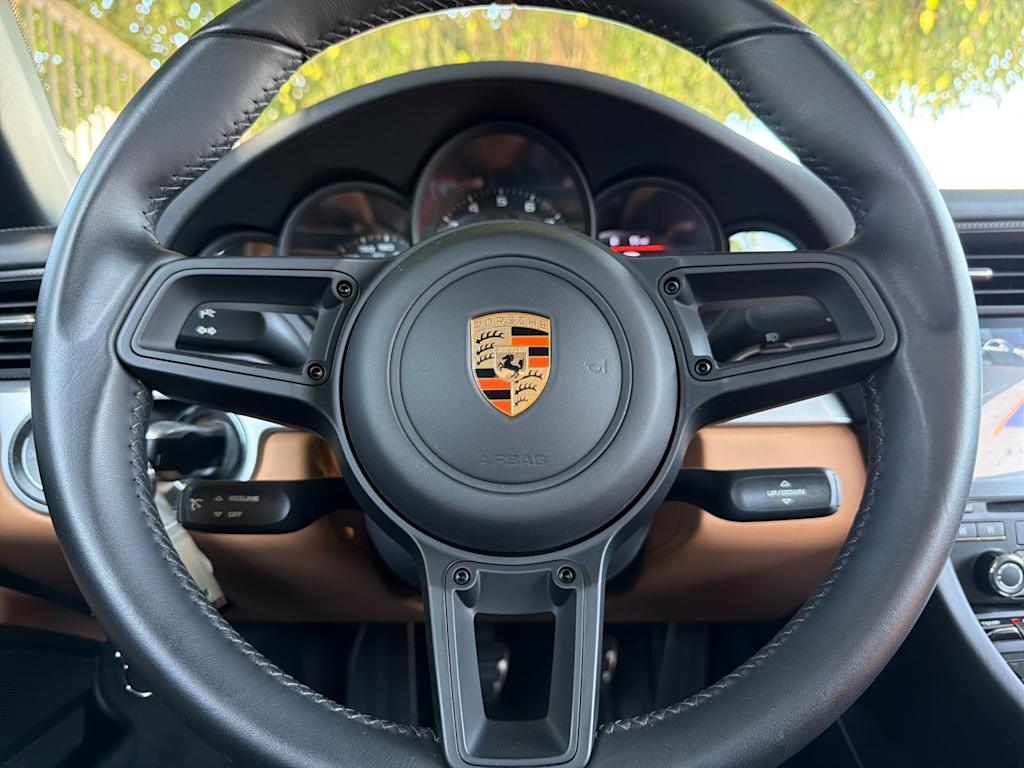 Thumbnail: 2019 Porsche 911 - 11