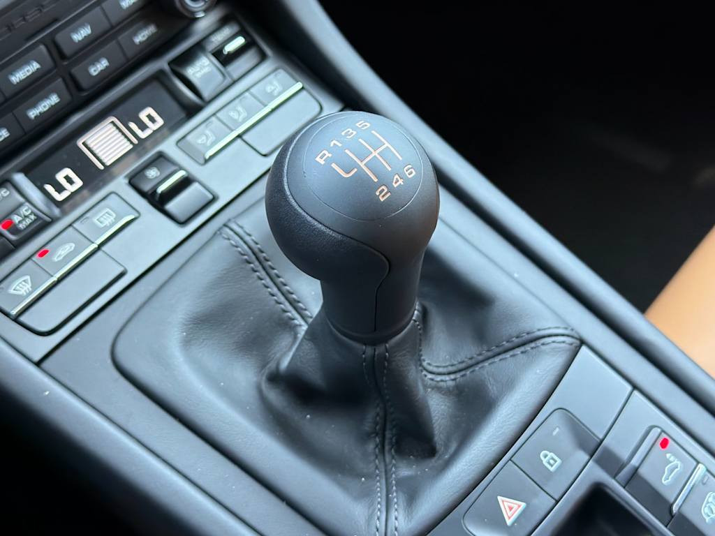 Thumbnail: 2019 Porsche 911 - 13