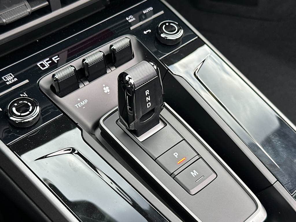 Thumbnail: 2026 Porsche 911 - 25