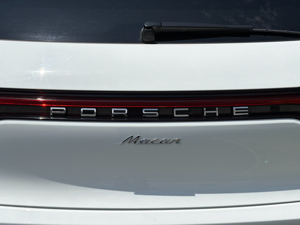 Thumbnail: 2023 Porsche Macan - 33