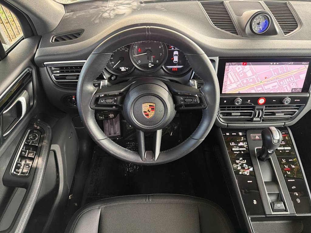 Thumbnail: 2023 Porsche Macan - 12