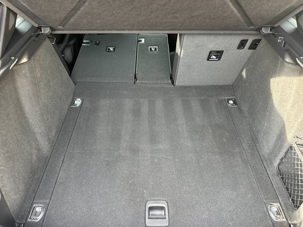 Thumbnail: 2025 Porsche Macan - 17