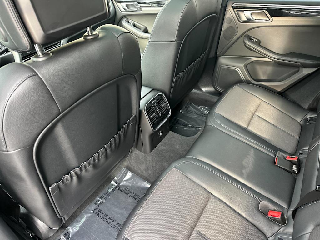 Thumbnail: 2025 Porsche Macan - 11