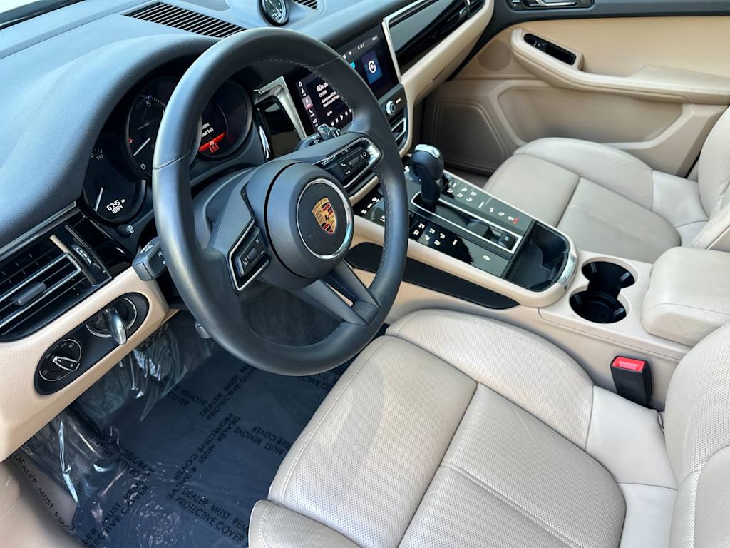 Thumbnail: 2025 Porsche Macan - 10