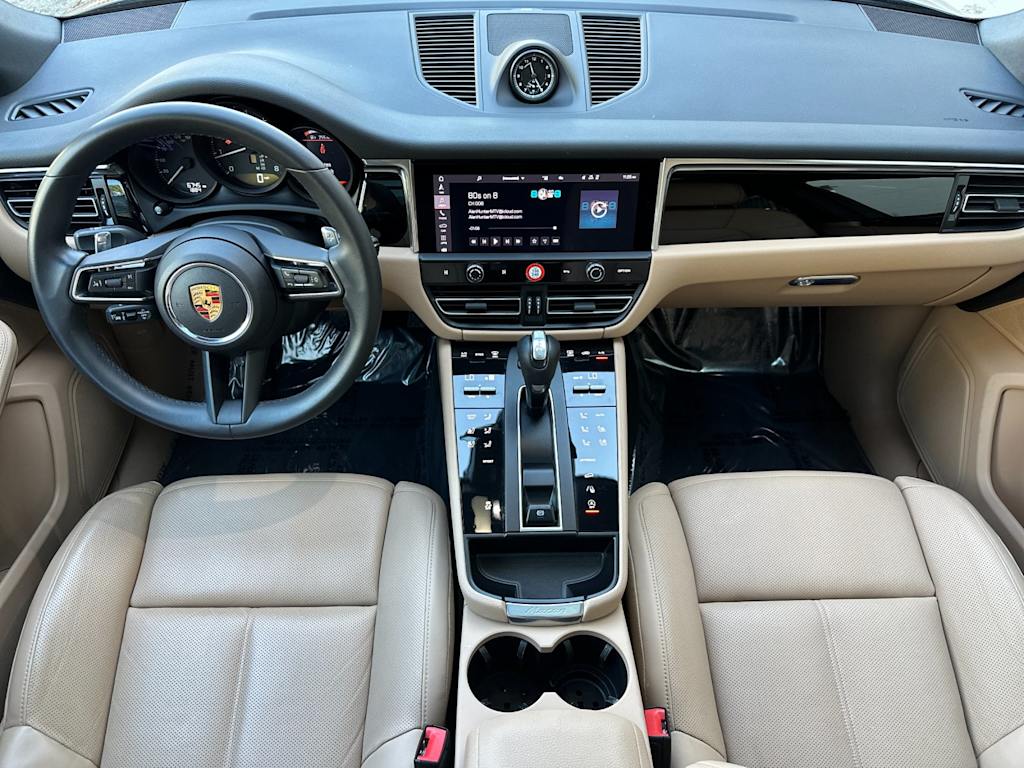 Thumbnail: 2025 Porsche Macan - 2