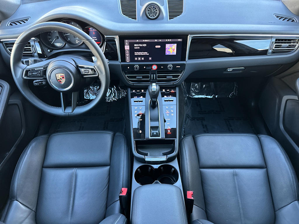 Thumbnail: 2025 Porsche Macan - 2