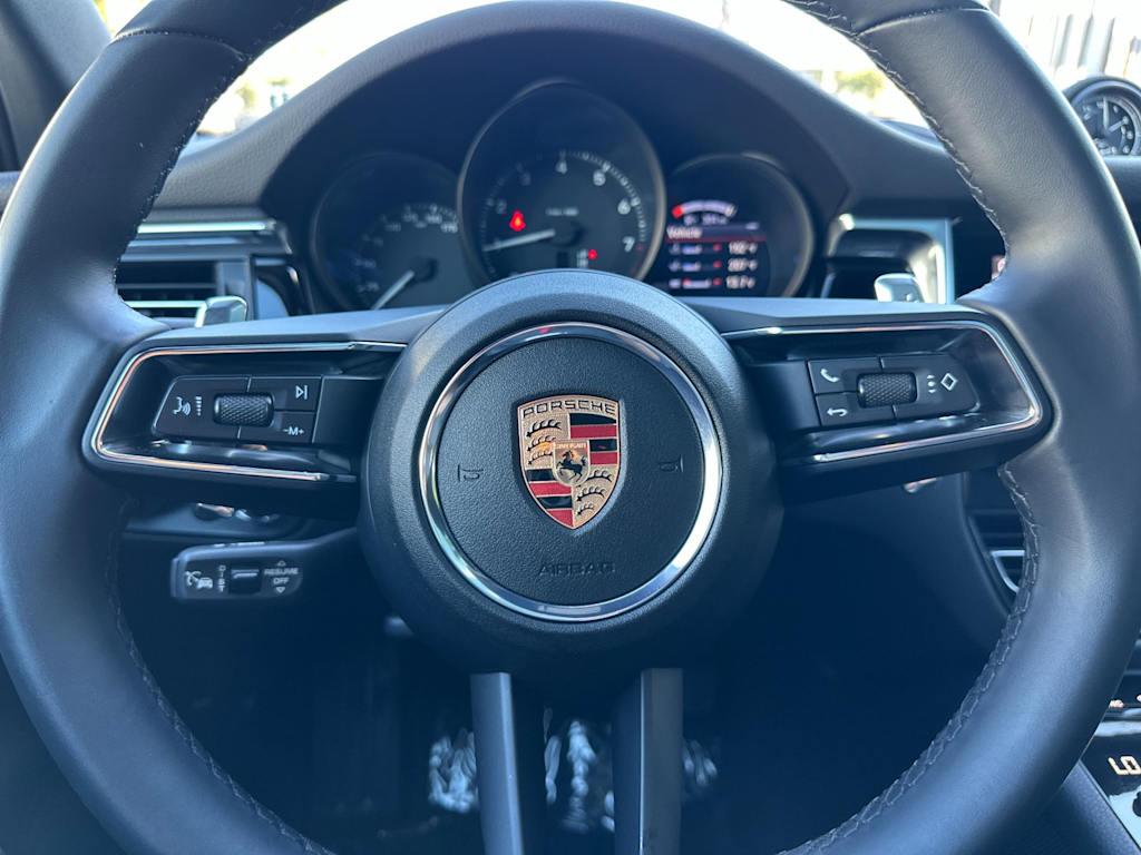 Thumbnail: 2025 Porsche Macan - 29