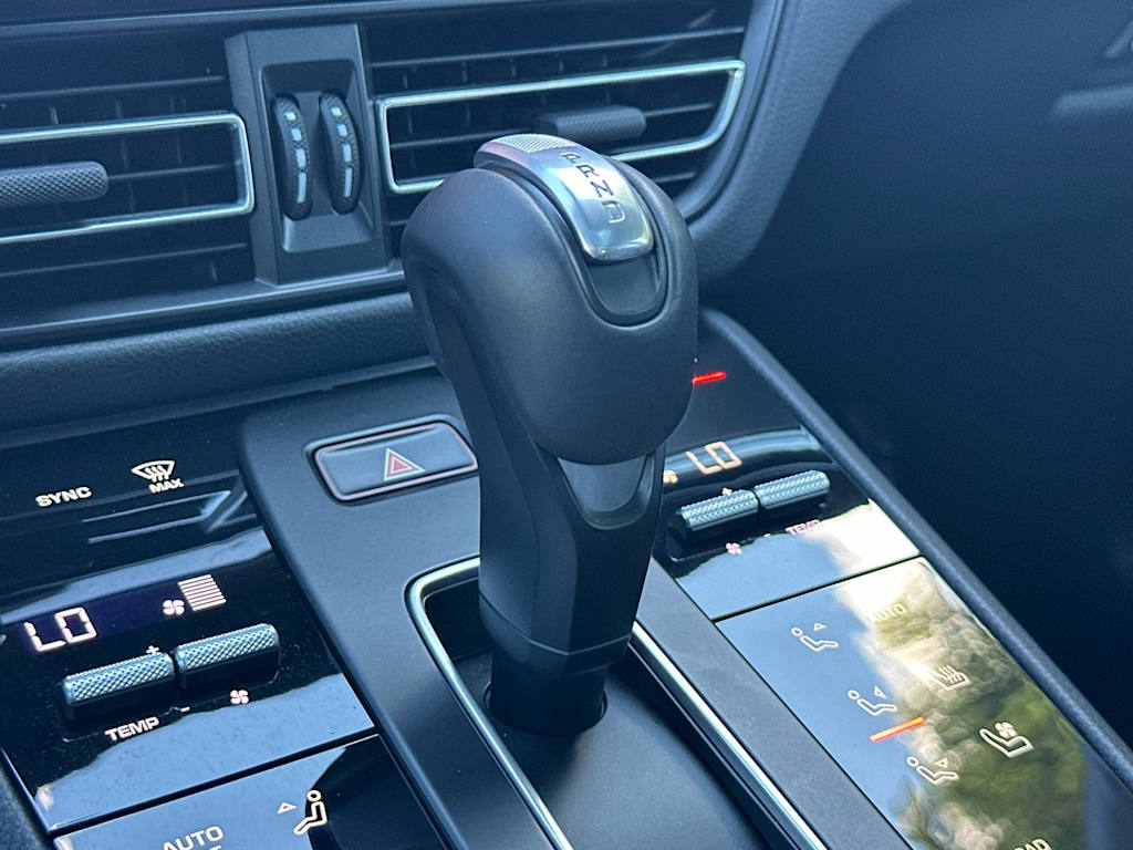 Thumbnail: 2025 Porsche Macan - 28