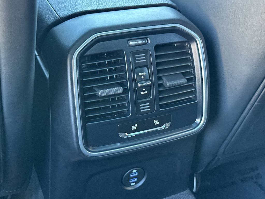 Thumbnail: 2025 Porsche Macan - 23