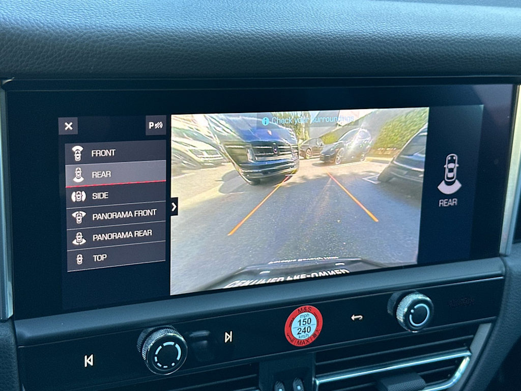 Thumbnail: 2025 Porsche Macan - 27