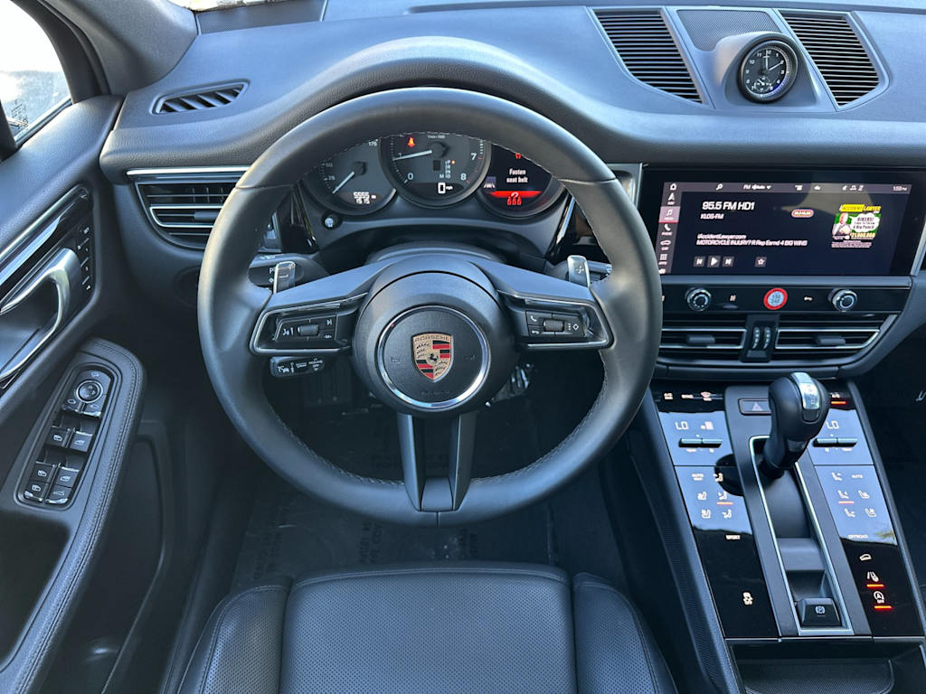 Thumbnail: 2025 Porsche Macan - 8