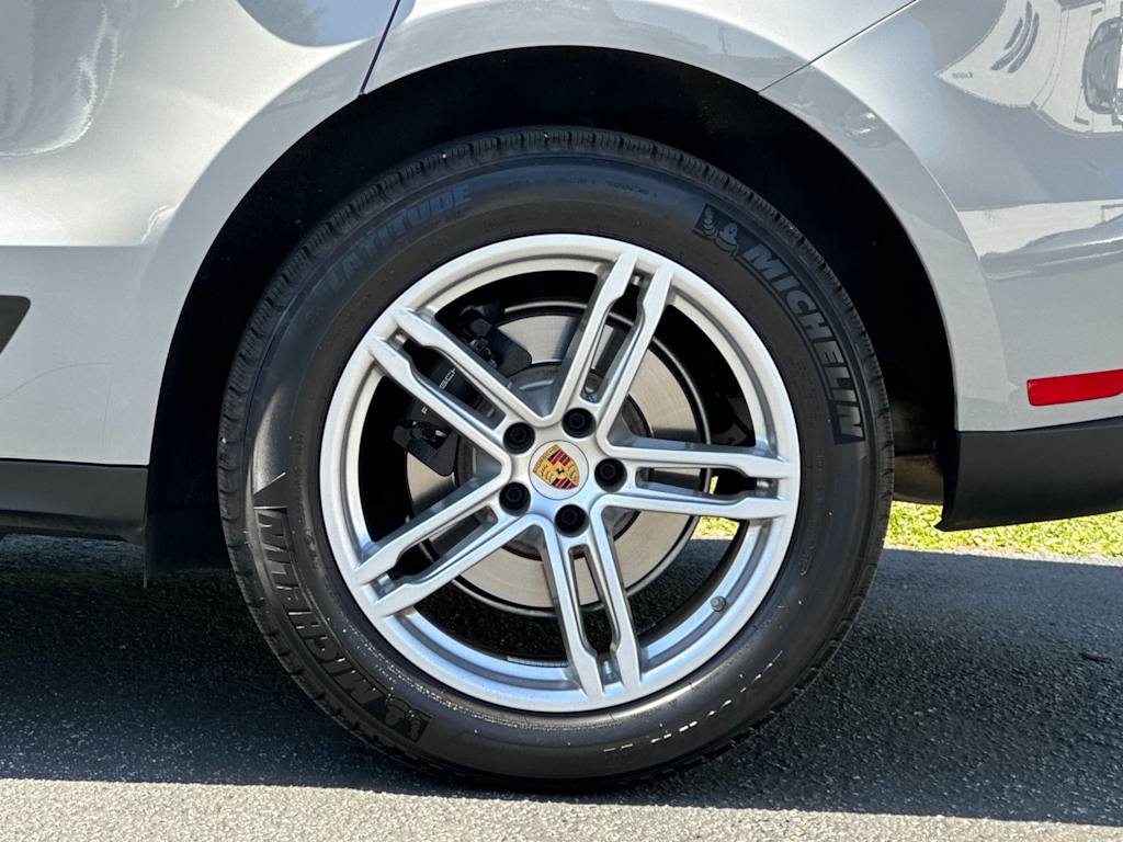 Thumbnail: 2025 Porsche Macan - 8