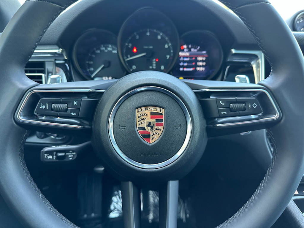 Thumbnail: 2025 Porsche Macan - 29