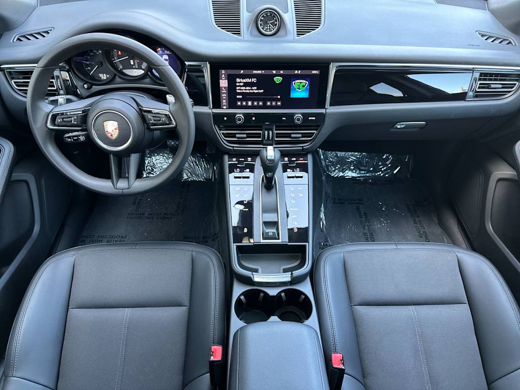 Thumbnail: 2025 Porsche Macan - 9