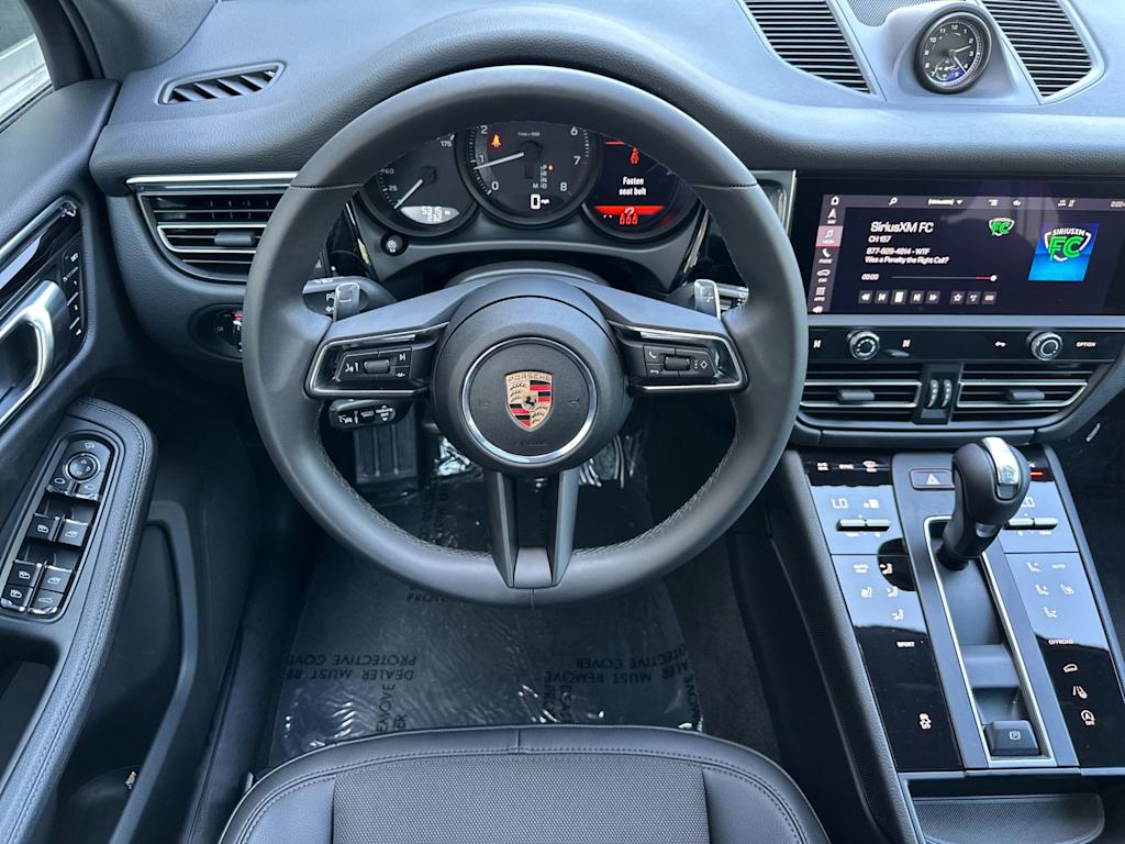 Thumbnail: 2025 Porsche Macan - 12