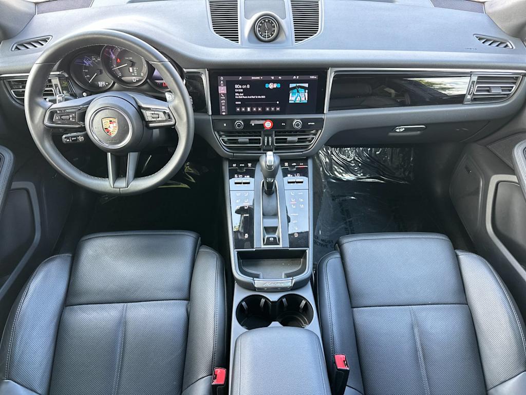 Thumbnail: 2025 Porsche Macan - 2