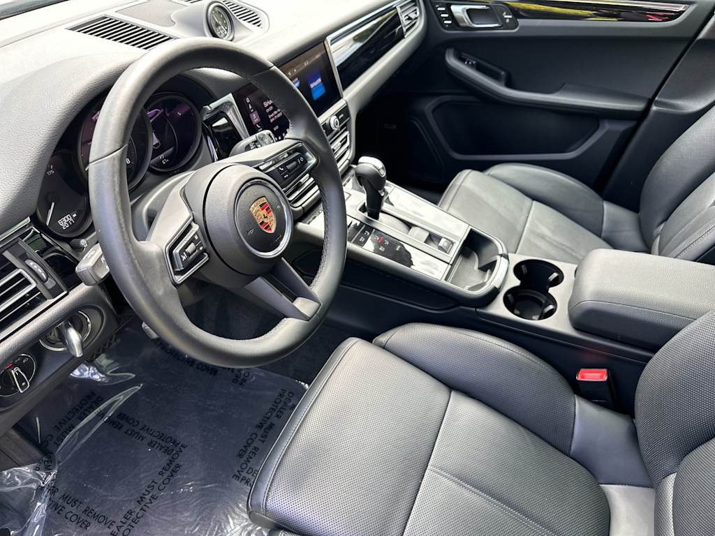 Thumbnail: 2025 Porsche Macan - 10