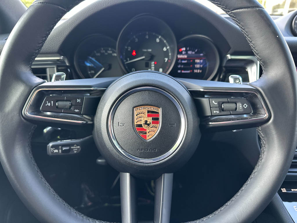 Thumbnail: 2025 Porsche Macan - 29