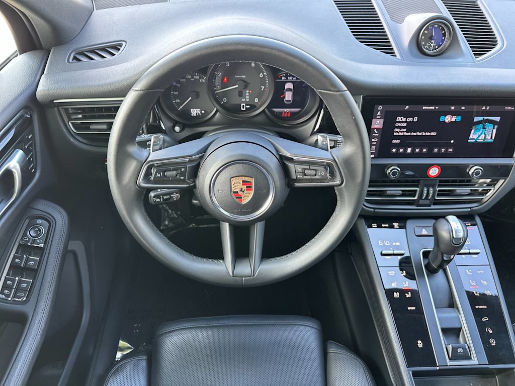 Thumbnail: 2025 Porsche Macan - 9