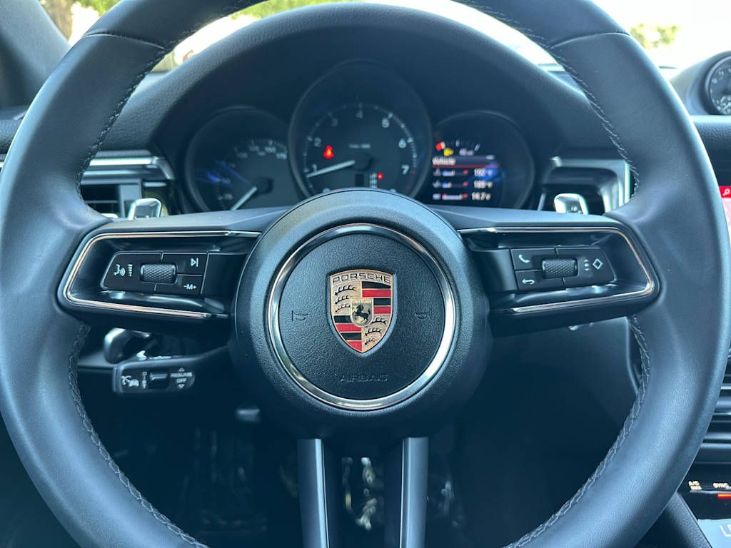 Thumbnail: 2025 Porsche Macan - 29