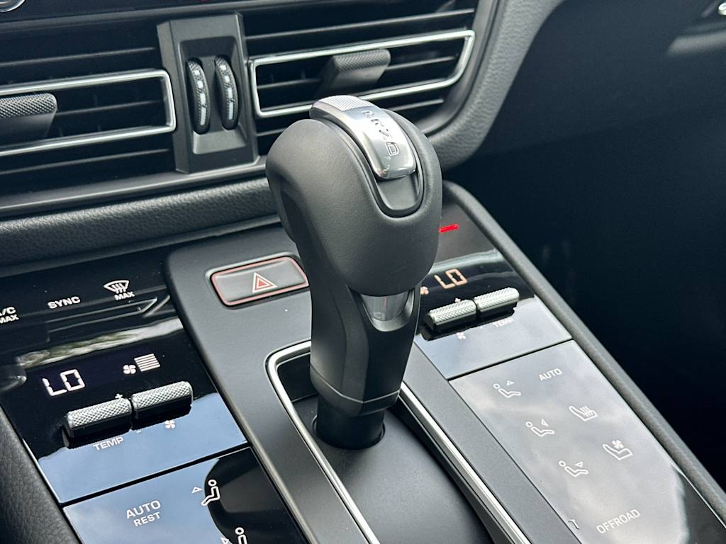Thumbnail: 2025 Porsche Macan - 29