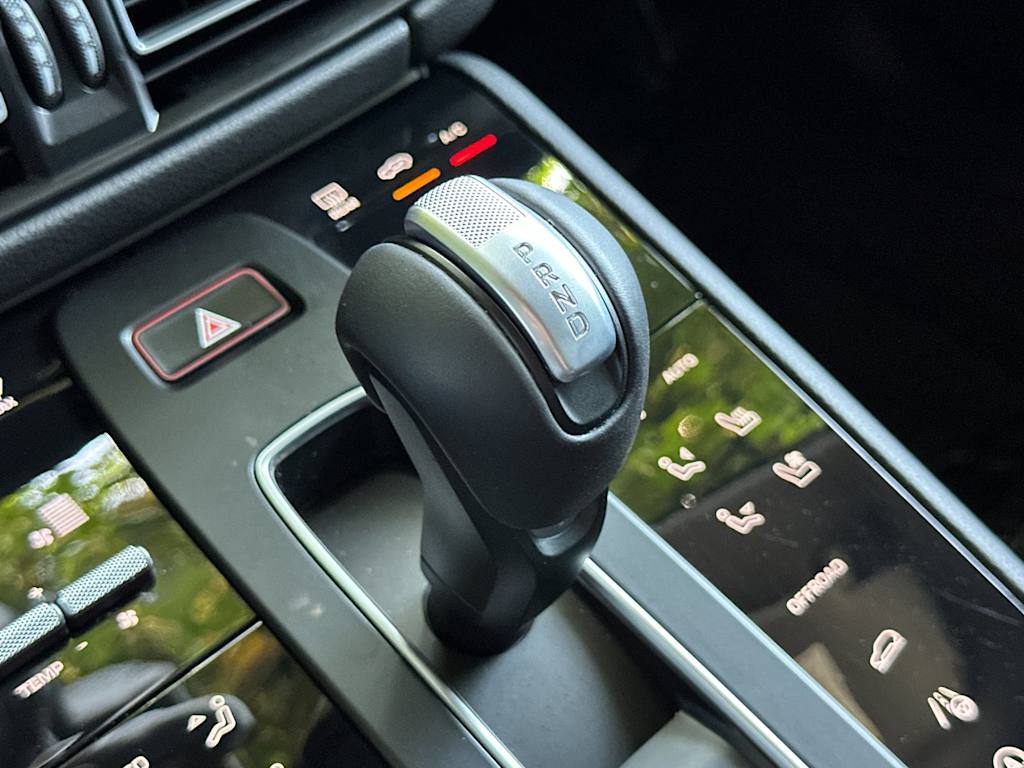 Thumbnail: 2026 Porsche Macan - 28