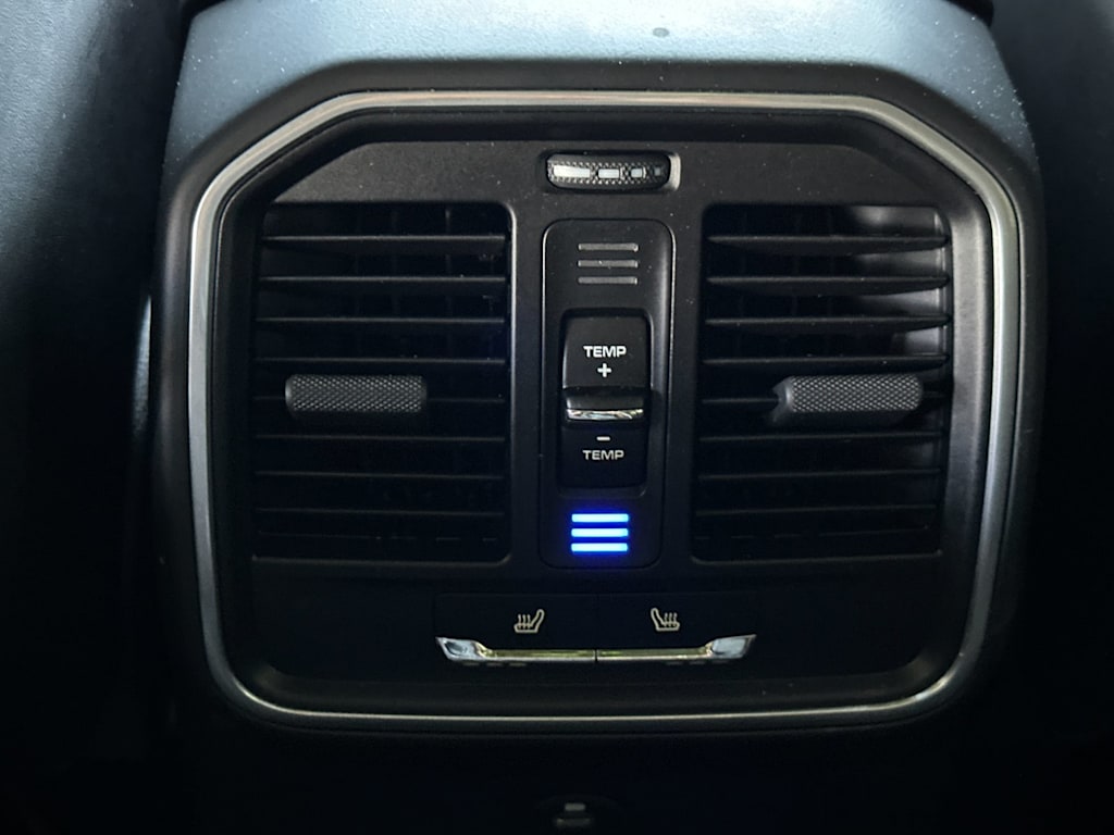 Thumbnail: 2026 Porsche Macan - 22