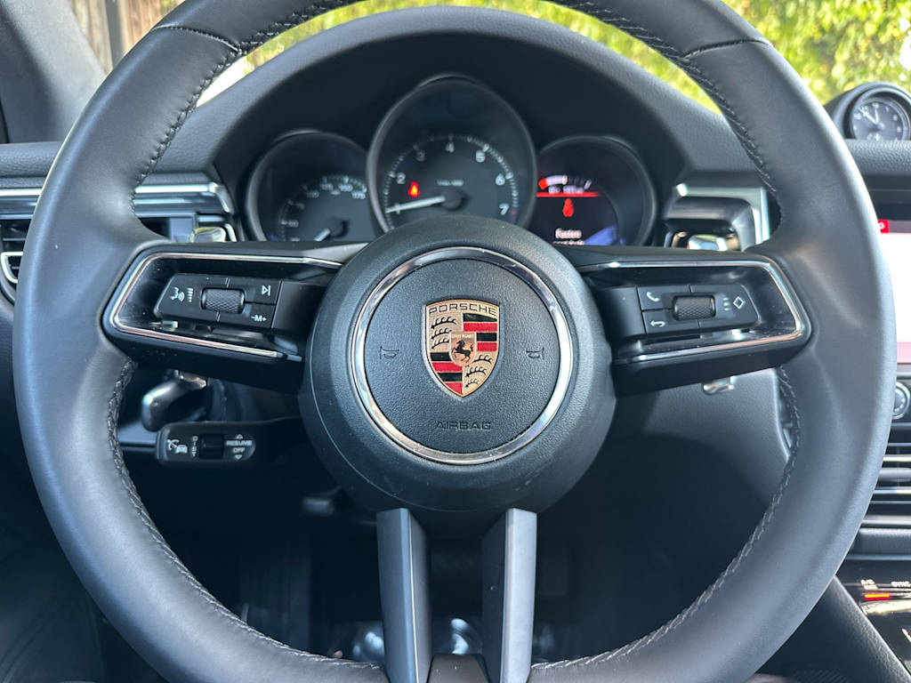 Thumbnail: 2026 Porsche Macan - 29