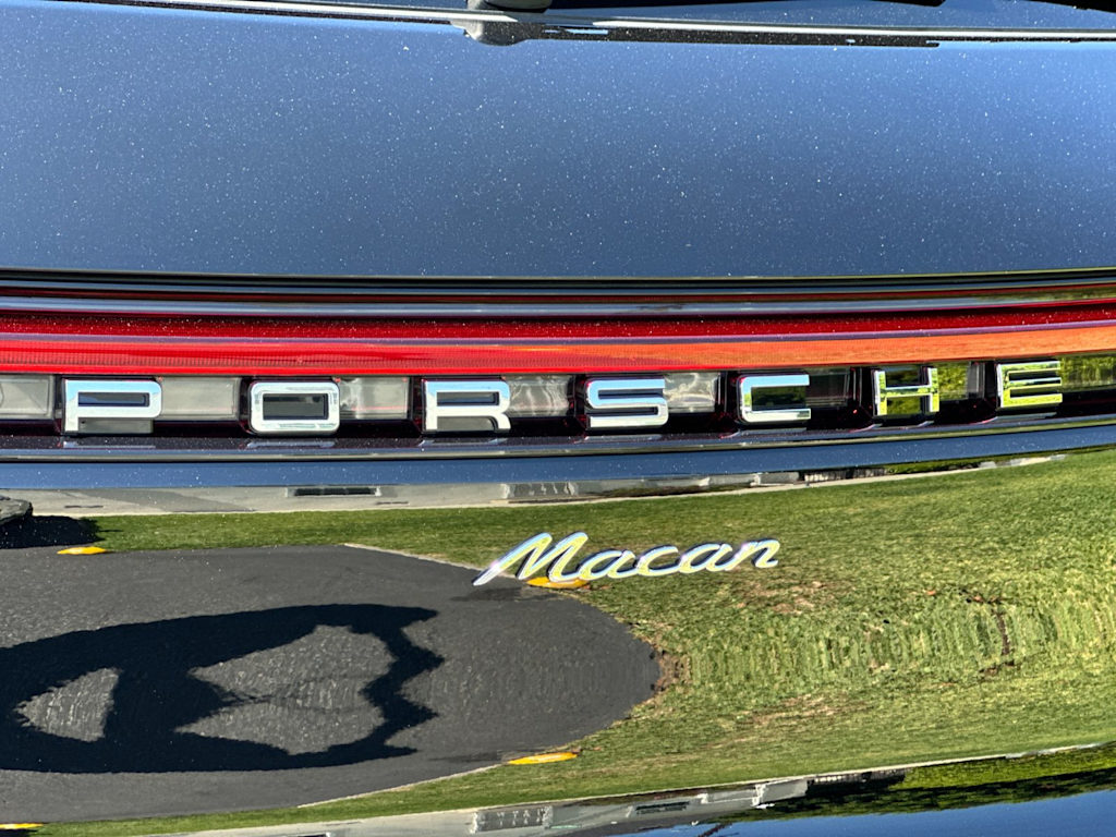 Thumbnail: 2026 Porsche Macan - 6