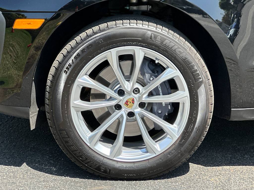 Thumbnail: 2026 Porsche Macan - 8
