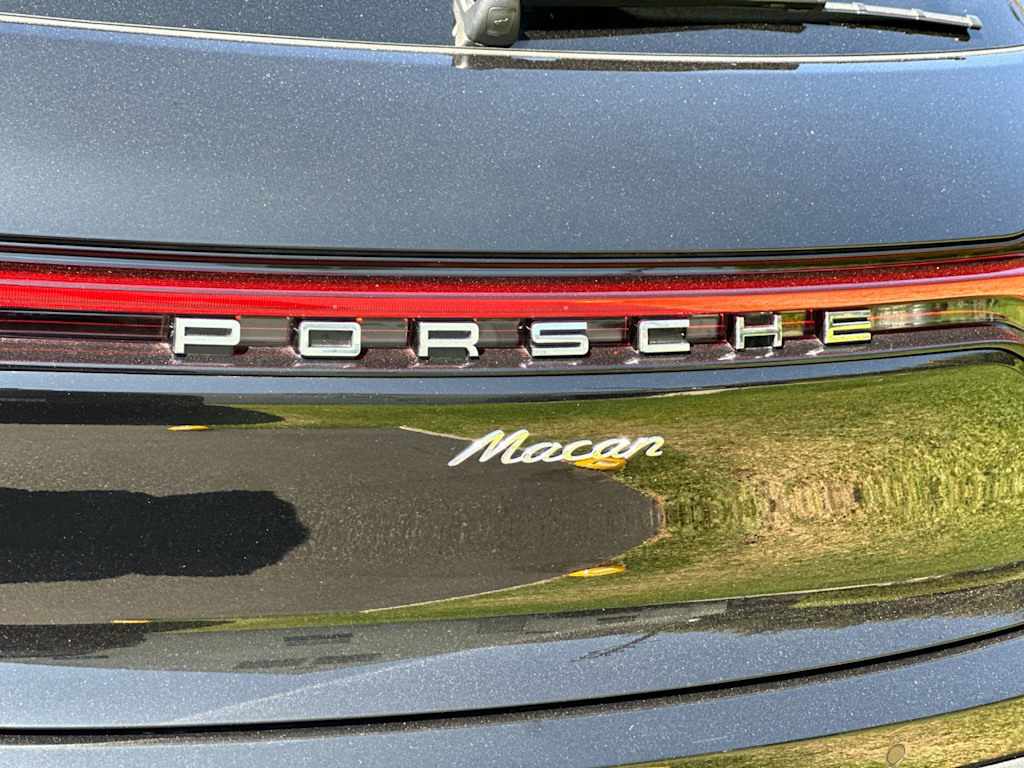 Thumbnail: 2026 Porsche Macan - 7
