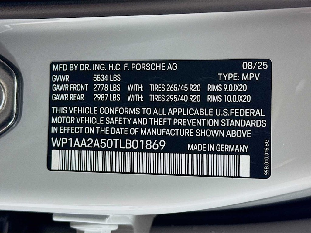 Thumbnail: 2026 Porsche Macan - 16