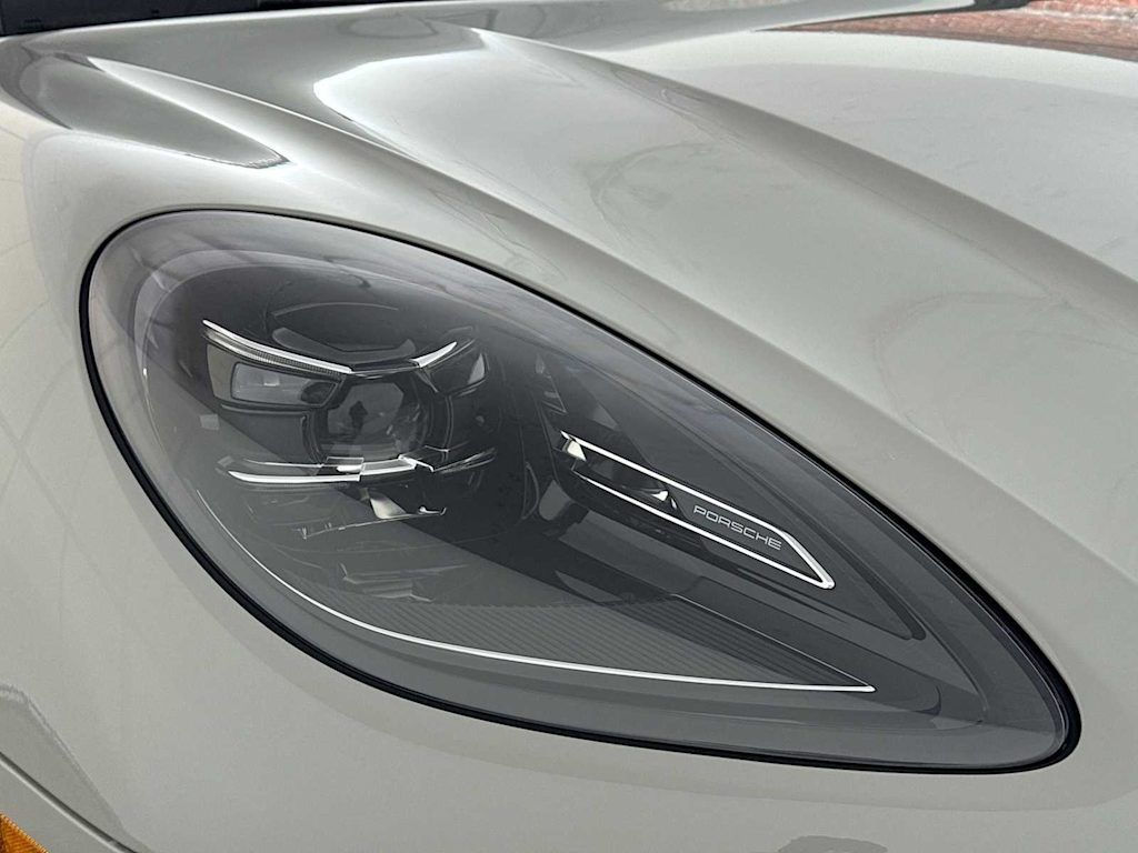Thumbnail: 2026 Porsche Macan - 27