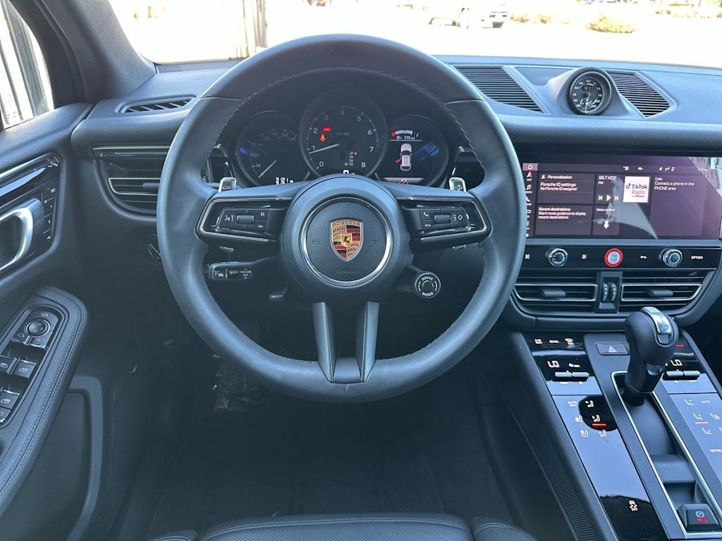 Thumbnail: 2026 Porsche Macan - 9