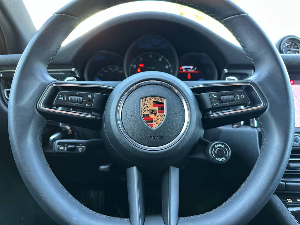 Thumbnail: 2026 Porsche Macan - 14