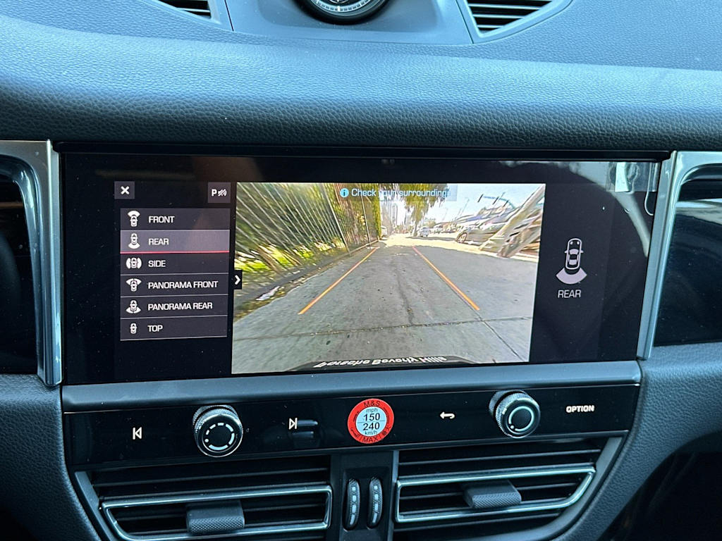 Thumbnail: 2026 Porsche Macan - 28