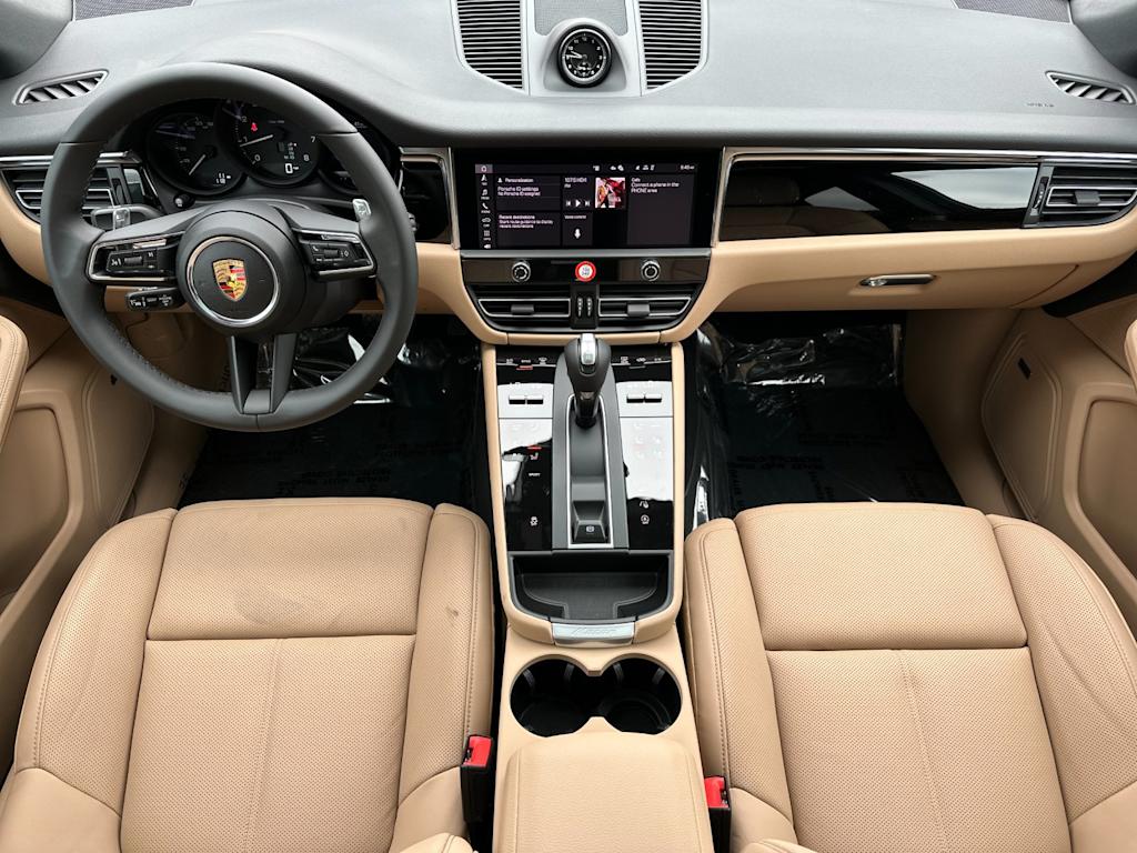 Thumbnail: 2026 Porsche Macan - 2