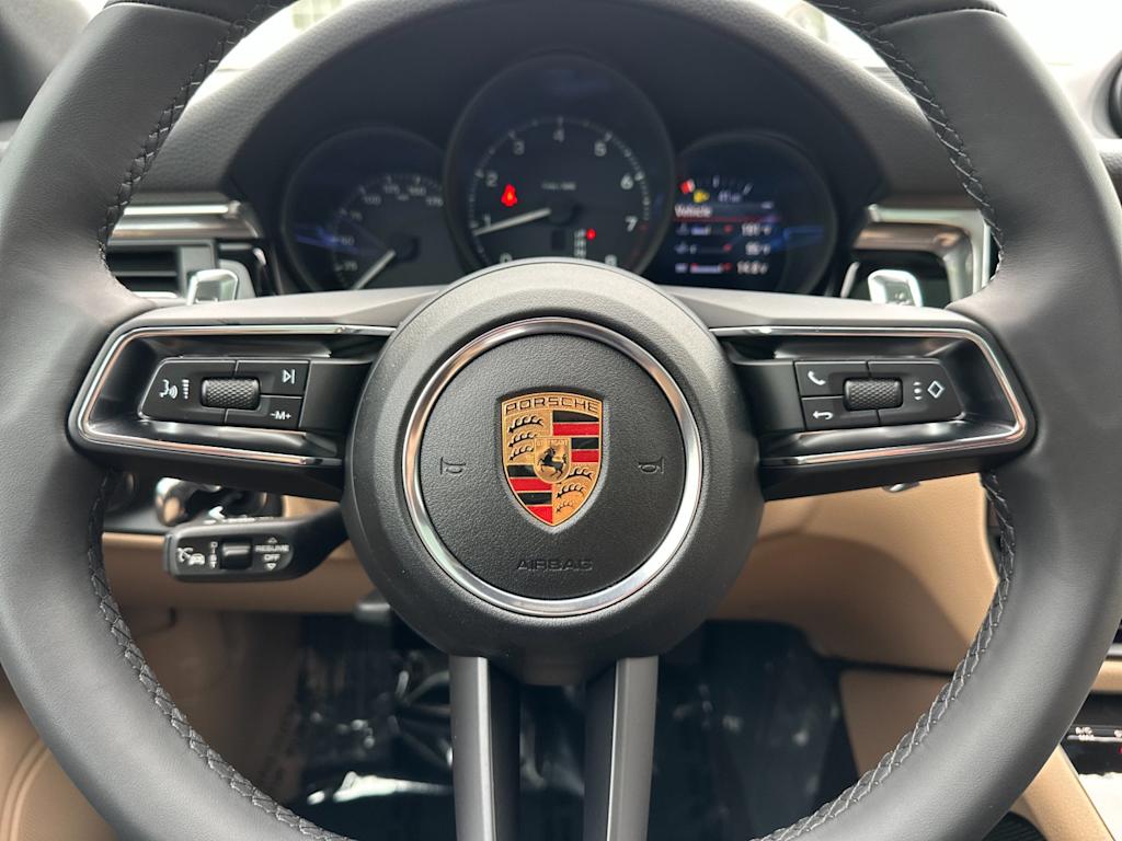 Thumbnail: 2026 Porsche Macan - 30