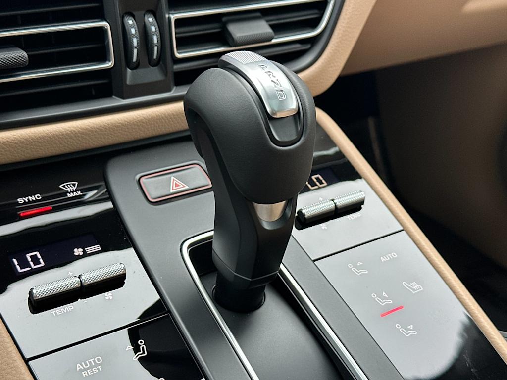 Thumbnail: 2026 Porsche Macan - 29