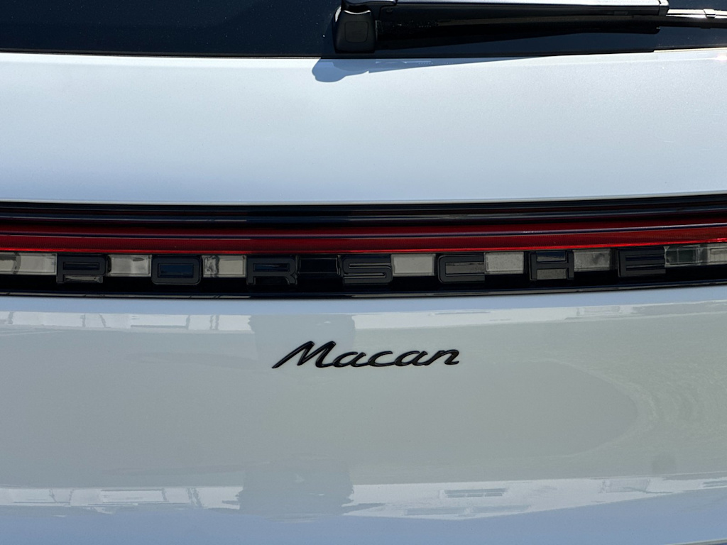 Thumbnail: 2026 Porsche Macan - 7