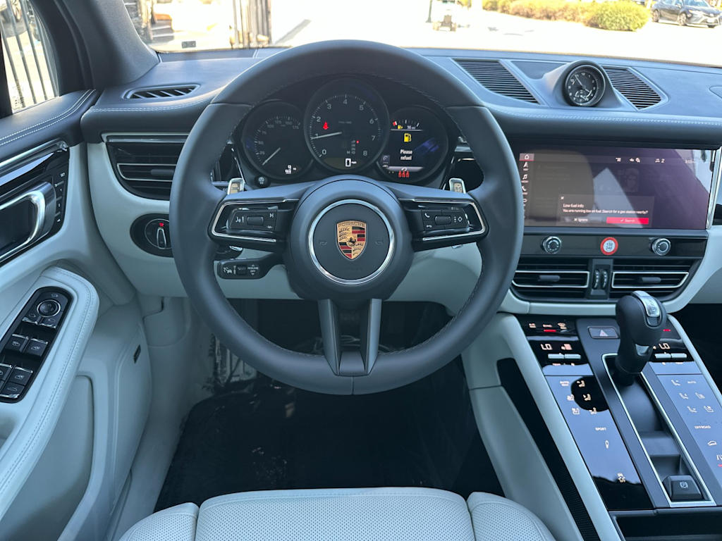 Thumbnail: 2026 Porsche Macan - 12