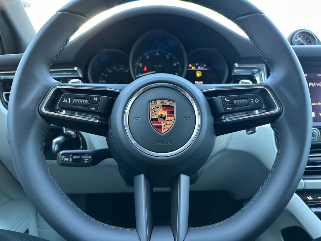 Thumbnail: 2026 Porsche Macan - 29