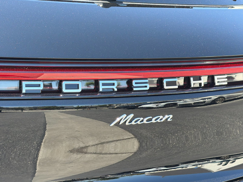 Thumbnail: 2026 Porsche Macan - 6