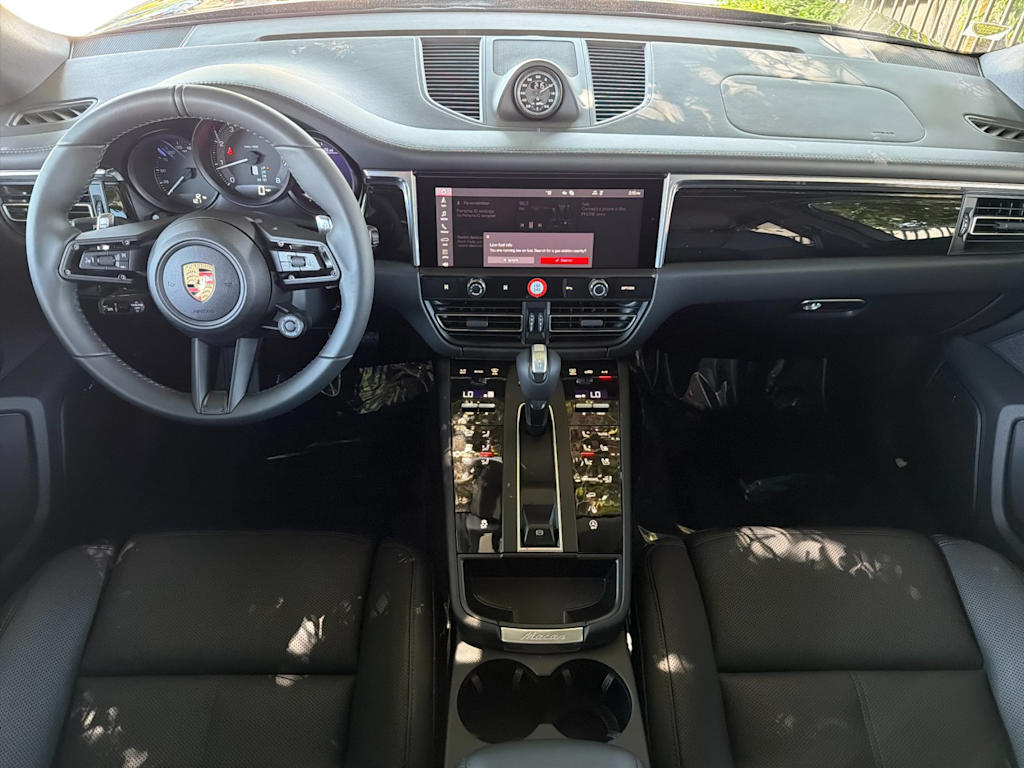 Thumbnail: 2026 Porsche Macan - 8