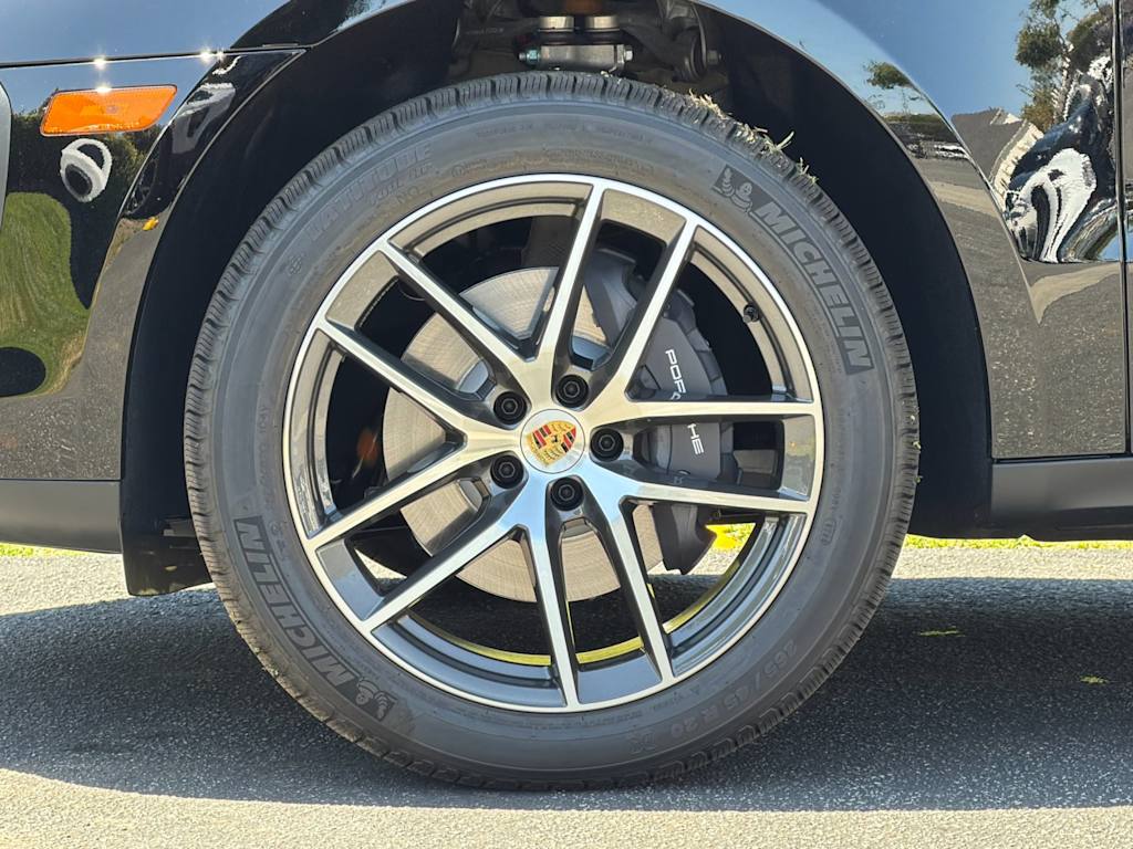 Thumbnail: 2026 Porsche Macan - 7