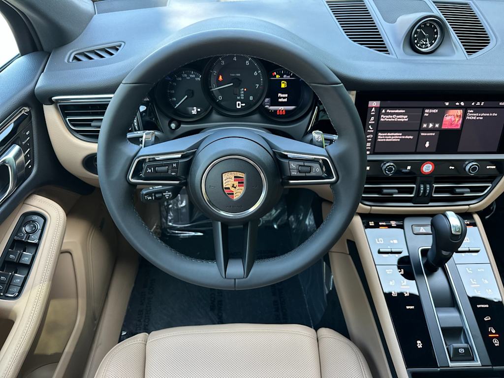 Thumbnail: 2026 Porsche Macan - 9
